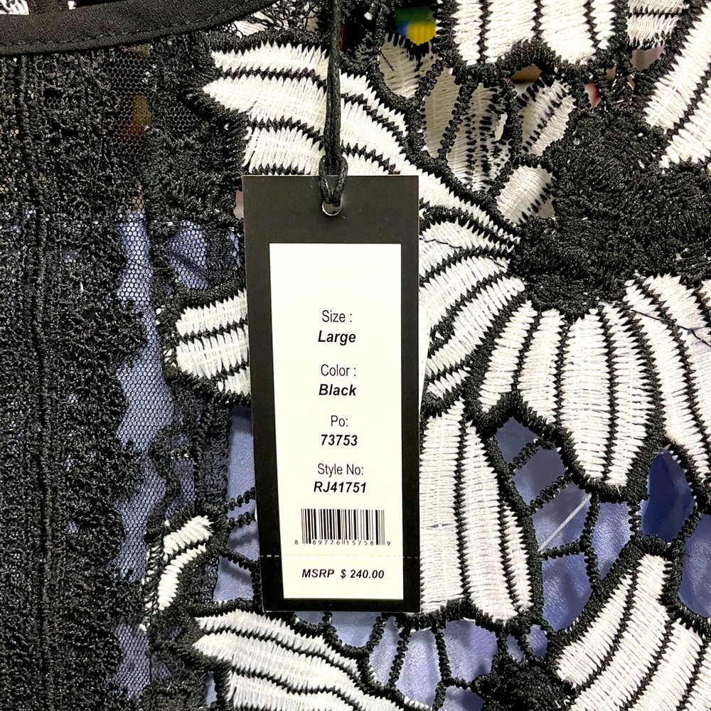 Romeo+Juliet Couture Black & White Floral Lace Sheath Cocktail Dress - Picture 6 of 6